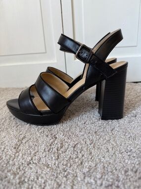 Naturalizer Kamela Women’s Black Strappy Block Heel Sandals Sz 8W